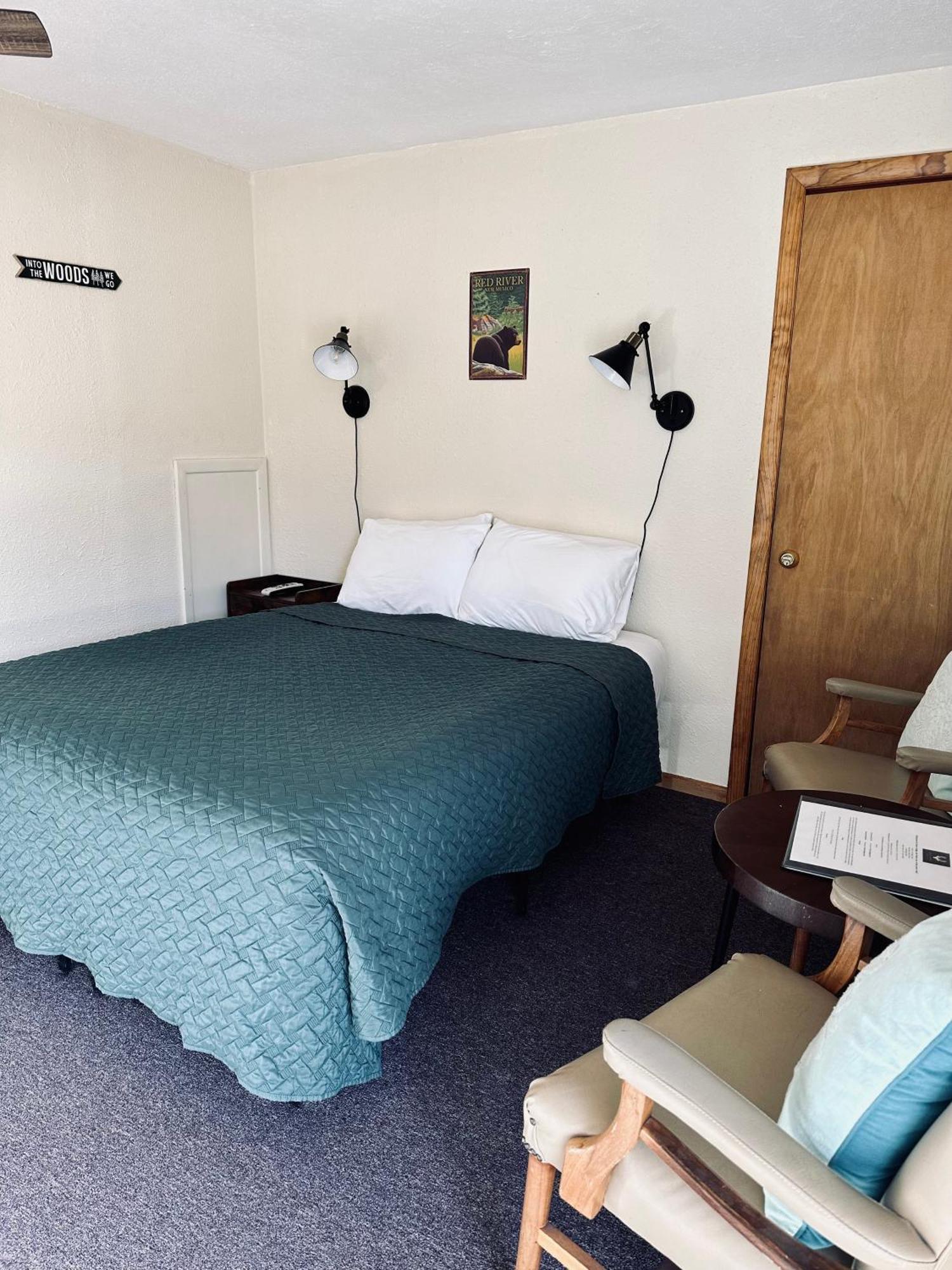 Deer Lodge Red River Room photo