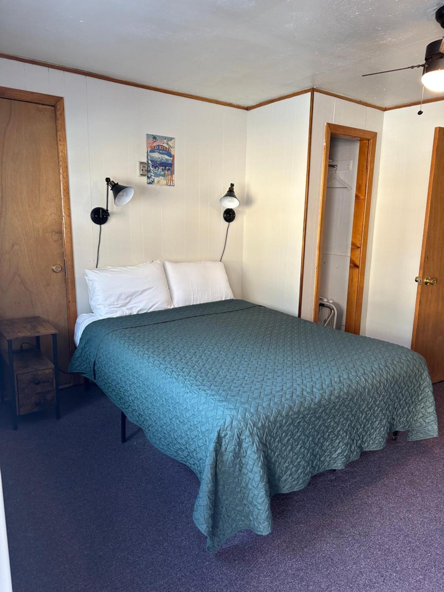 Deer Lodge Red River Room photo