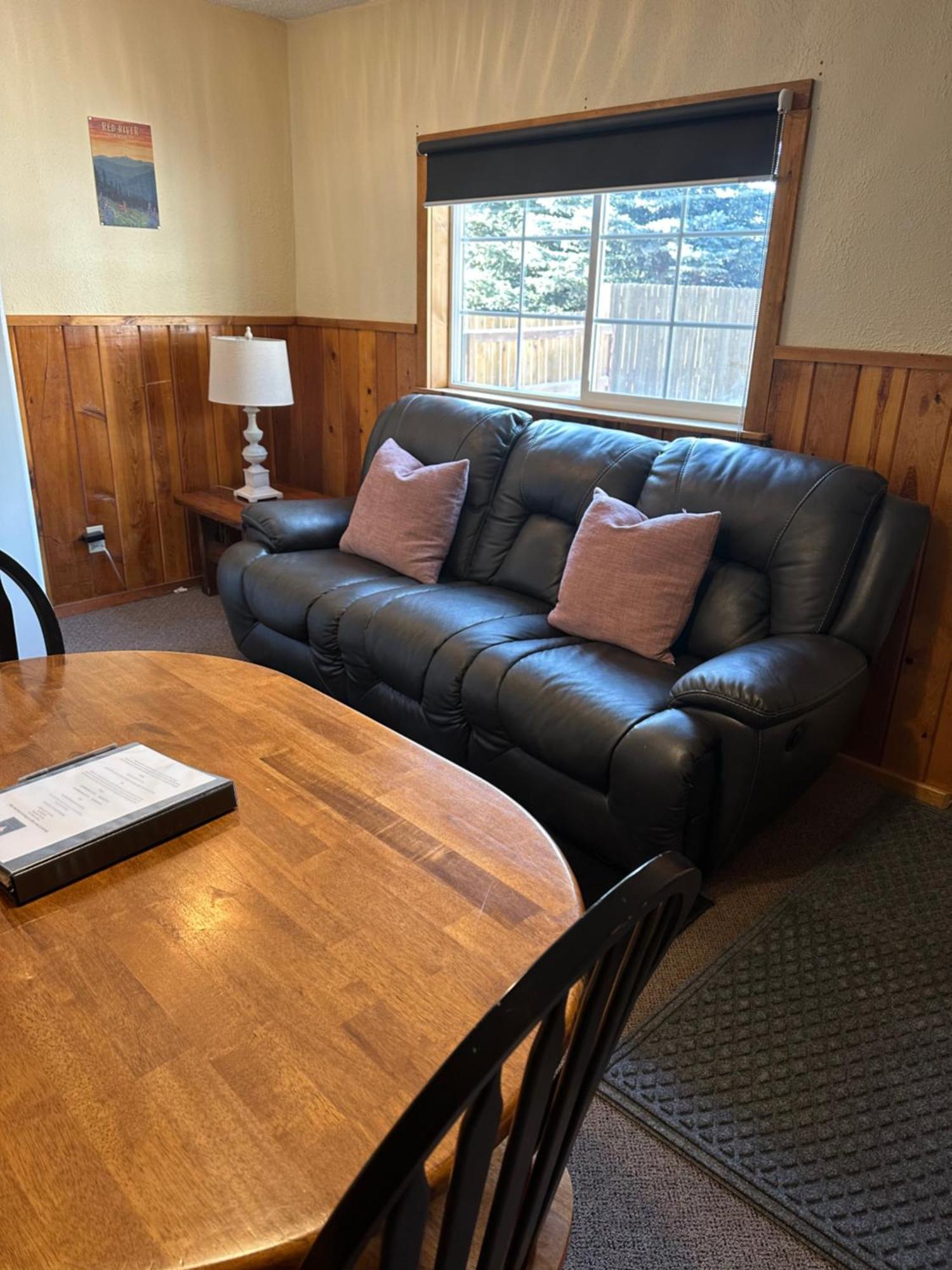 Deer Lodge Red River Room photo