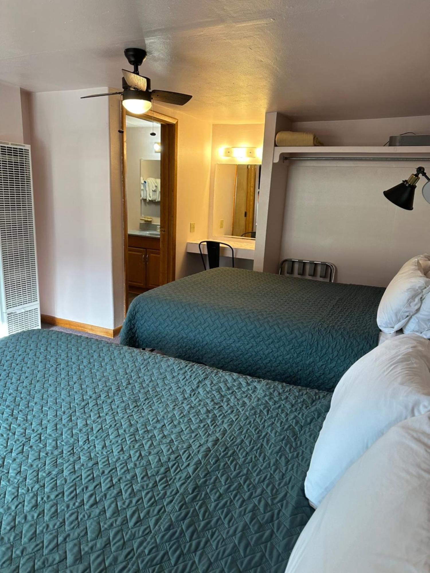 Deer Lodge Red River Room photo
