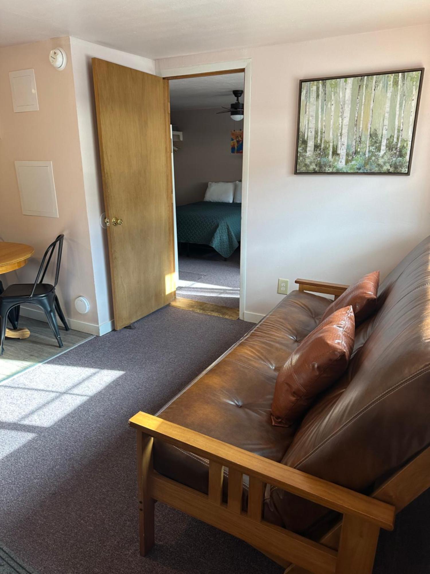 Deer Lodge Red River Room photo