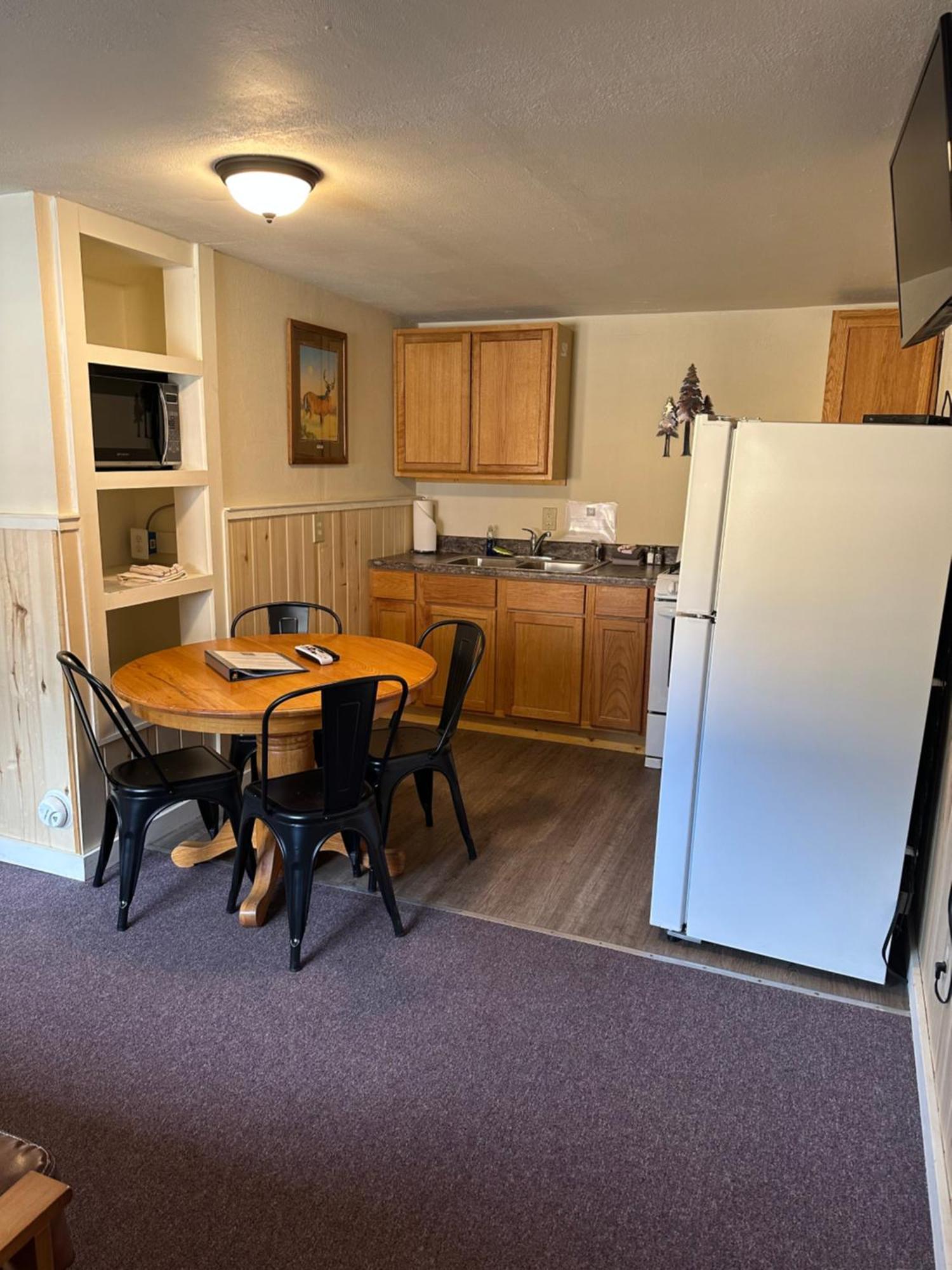 Deer Lodge Red River Room photo