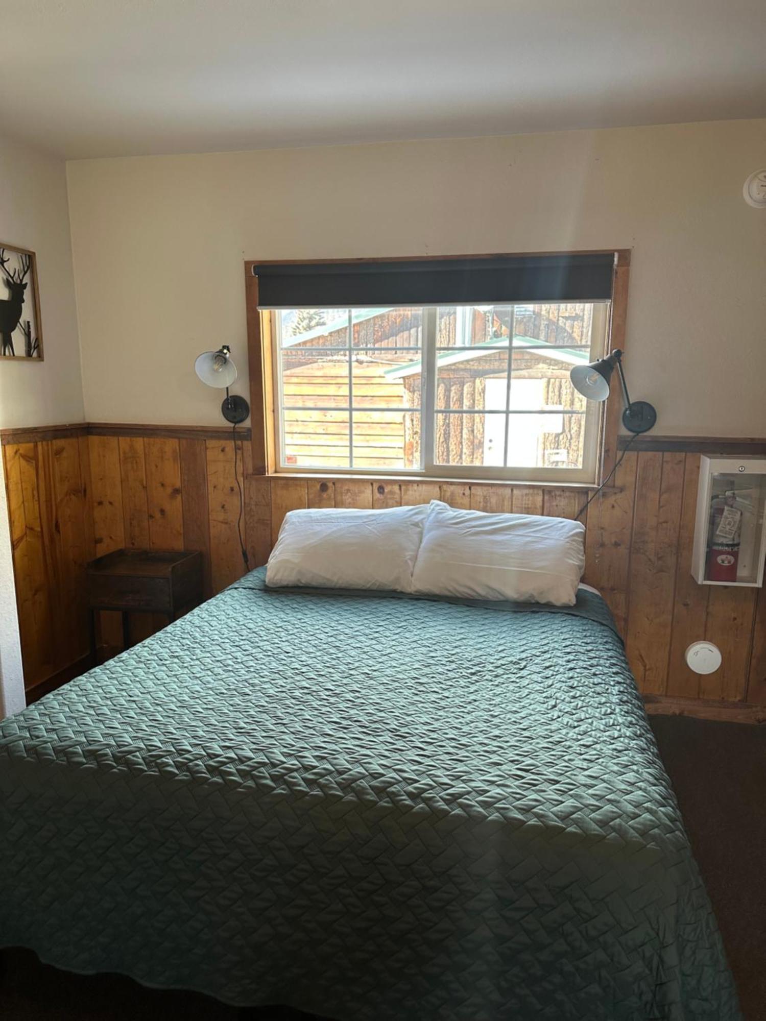 Deer Lodge Red River Room photo