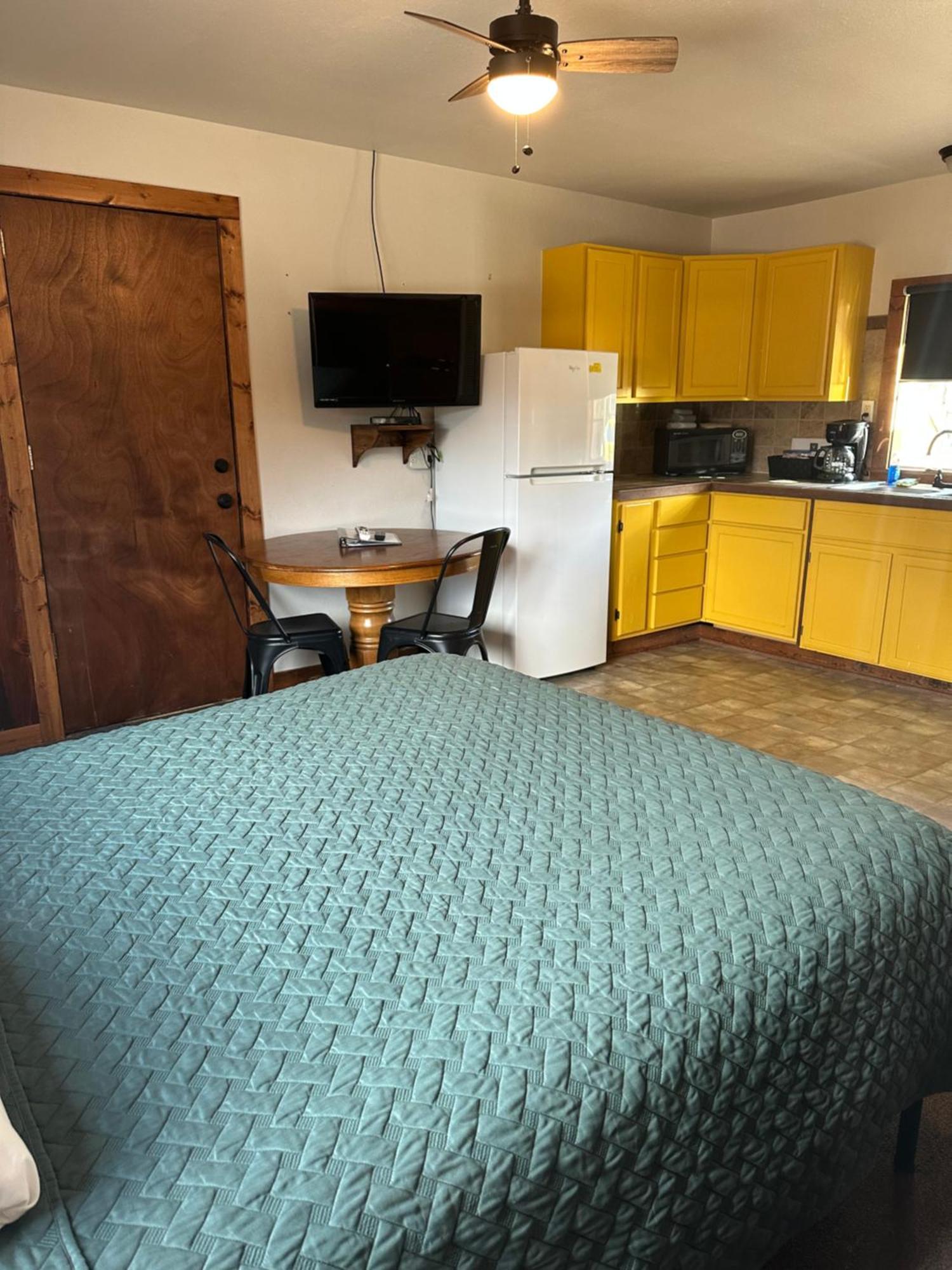 Deer Lodge Red River Room photo