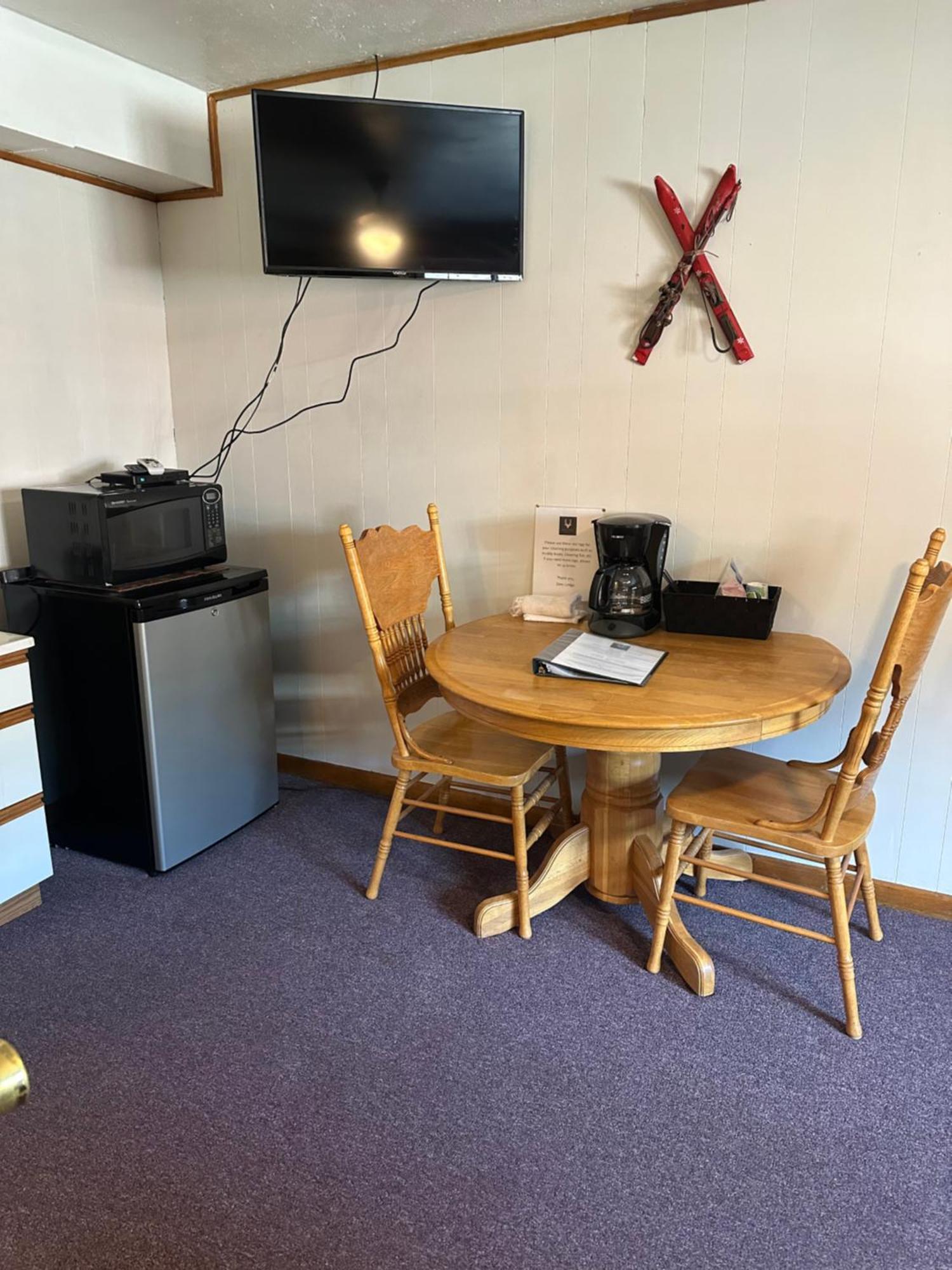 Deer Lodge Red River Room photo