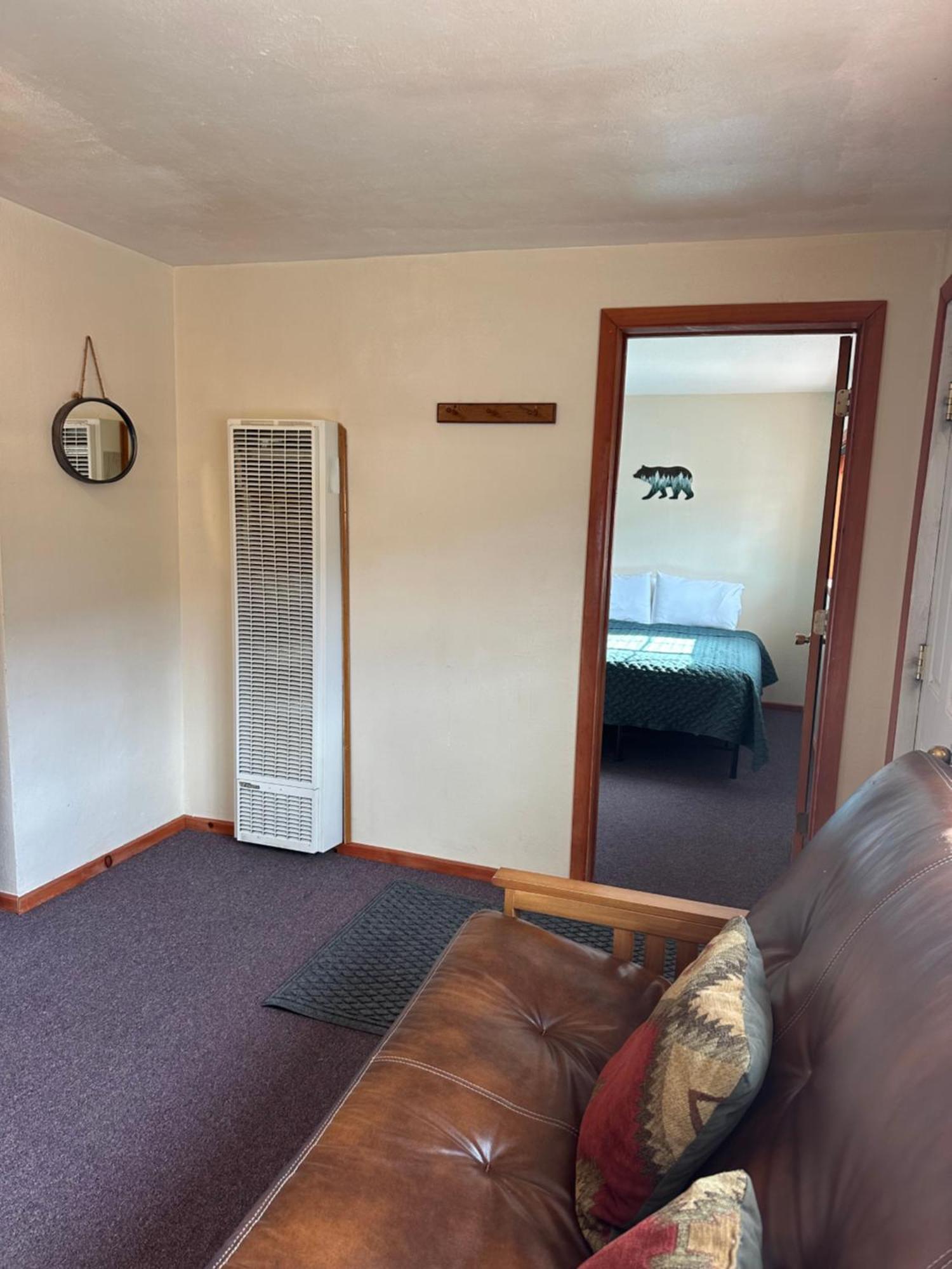 Deer Lodge Red River Room photo